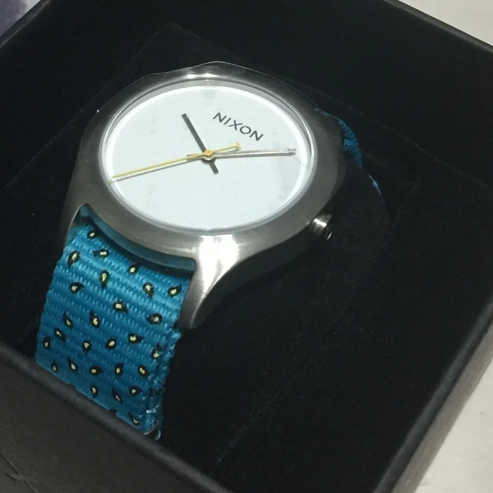 New Stylish Nixon Canvas Watch JA1